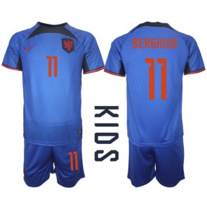 Nederländerna Steven Berghuis #11 Bortaställ Barn VM 2022 Kortärmad (+ Korta byxor)